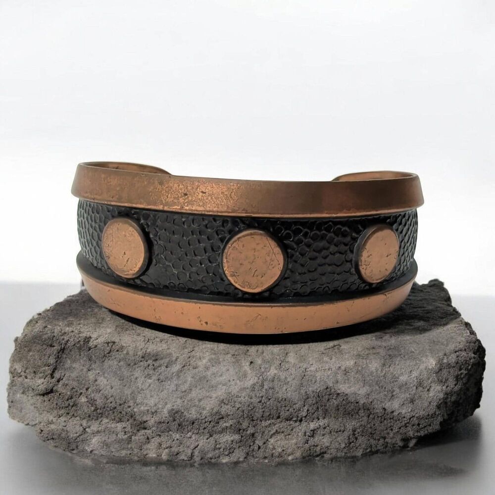 Vintage 1960s Bell Trading Post Hammered Black Accent Copper Cuff Bracelet